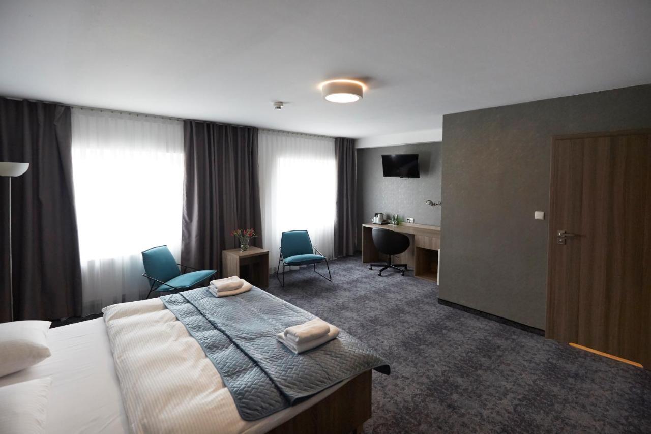 Hotel Porto Радомско Екстер'єр фото