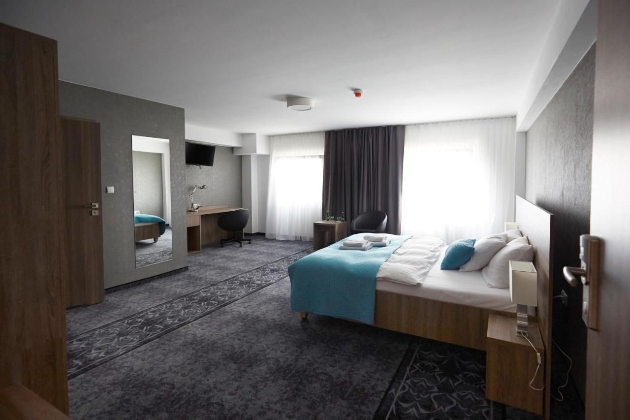 Hotel Porto Радомско Екстер'єр фото