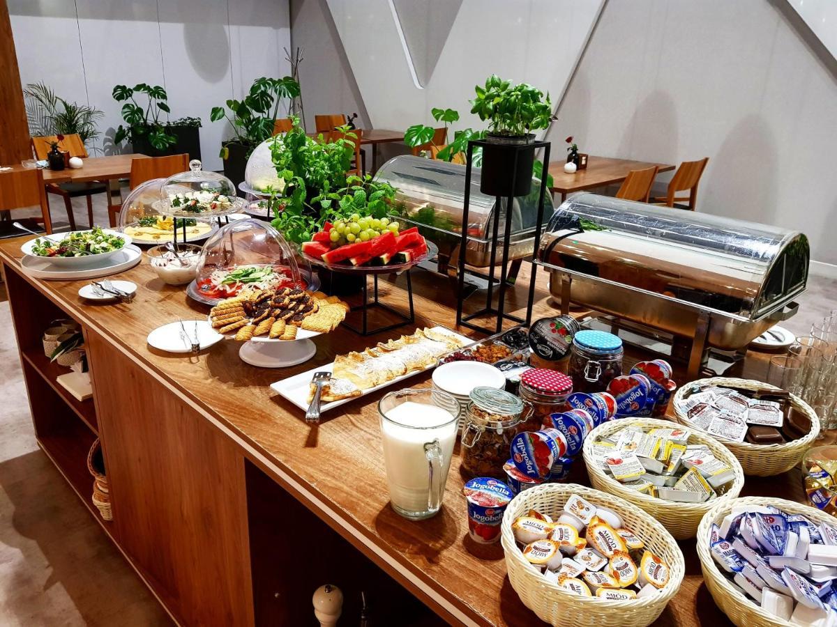 Hotel Porto Радомско Екстер'єр фото