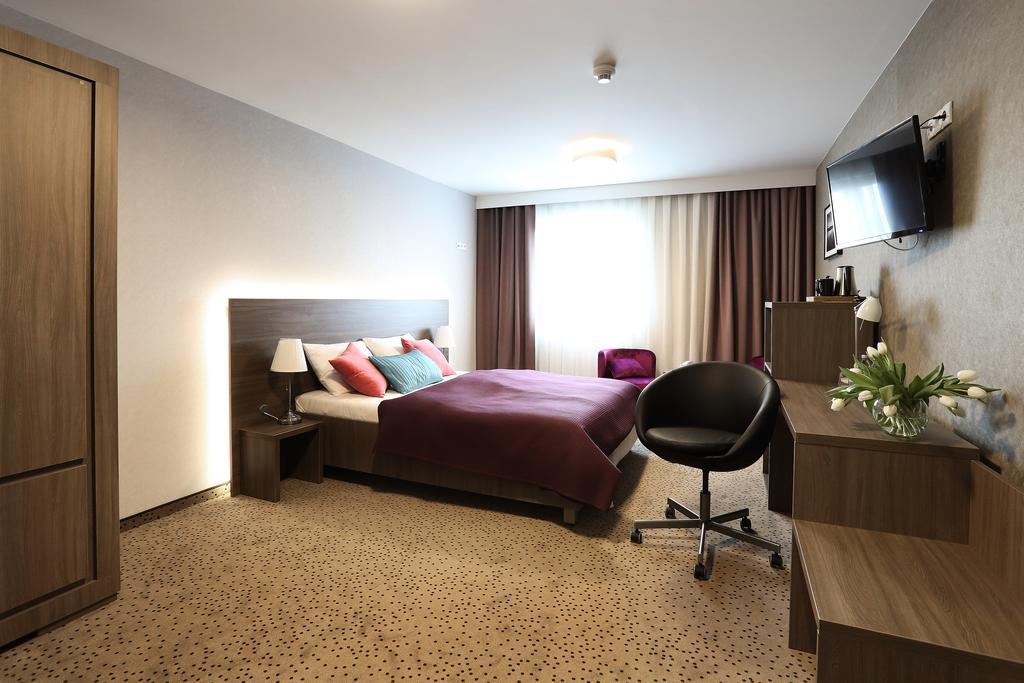 Hotel Porto Радомско Екстер'єр фото