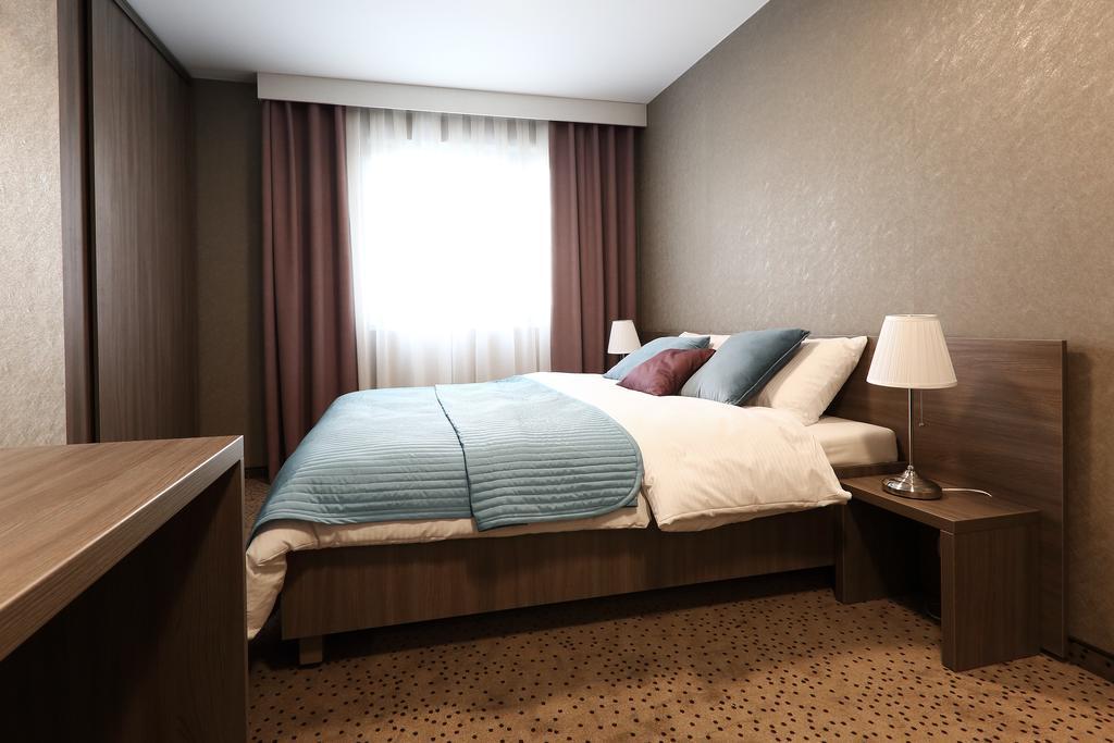Hotel Porto Радомско Екстер'єр фото
