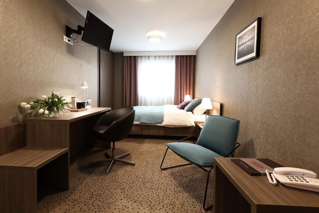 Hotel Porto Радомско Екстер'єр фото